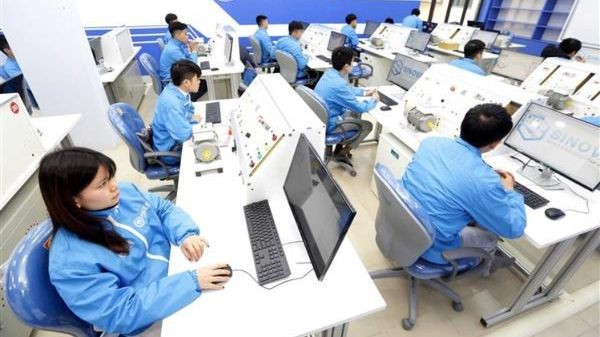 Việt Nam có nguồn nhân lực trong độ tuổi lao động dồi dào, cần được trang bị kiến thức và kỹ năng số