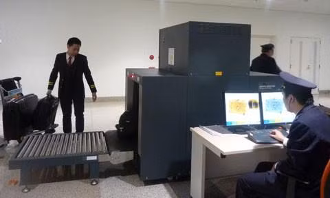 Hành lý của khách lên máy được ứng dụng công nghệ để soi chiếu