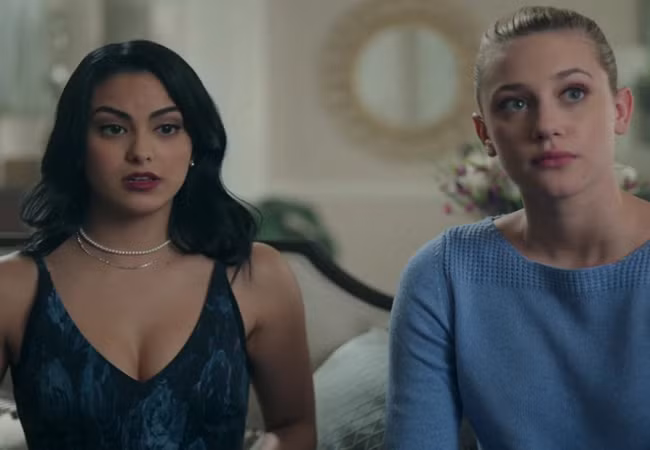 Bộ phim Riverdale của đài CW thu hút được một lượng lớn người xem thuộc thế hệ Z nhờ hợp tác phát hành với Netflix (Ảnh CW)