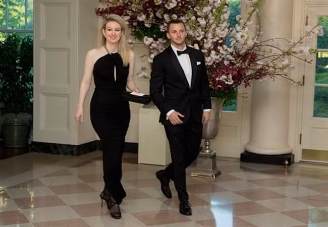 Elizabeth và Christian Holmes (Ảnh Getty Images)