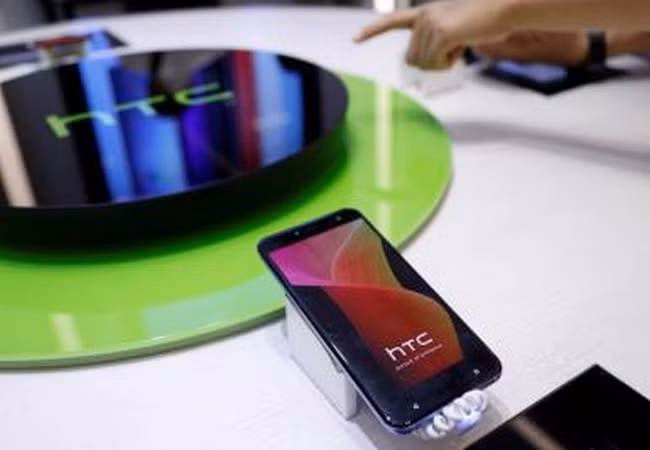 HTC U12 đã lộ diện trong một sự kiện về mạng 5G tại Đài Loan (ảnh Reuters)