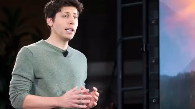 Giám đốc điều hành OpenAI Sam Altman phát biểu trong một bài phát biểu quan trọng công bố tích hợp ChatGPT cho Bing ngày 7 tháng 2 năm 2023