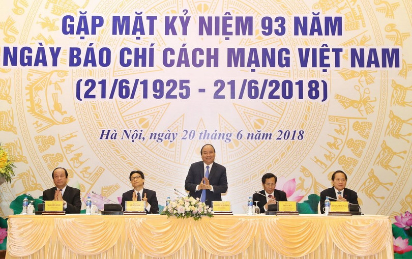 Thủ tướng Nguyễn Xuân Phúc biểu dương những thành tựu của Báo chí Cách mạng Việt Nam (ảnh: TTXVN) Thủ tướng Nguyễn Xuân Phúc biểu dương những thành tựu của Báo chí Cách mạng Việt Nam (ảnh: TTXVN)
