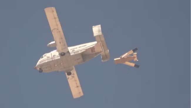 Loại máy bay không người lái này sau khi hoàn thành nhiệm vụ sẽ tự hủy - Ảnh: Popular Mechanics