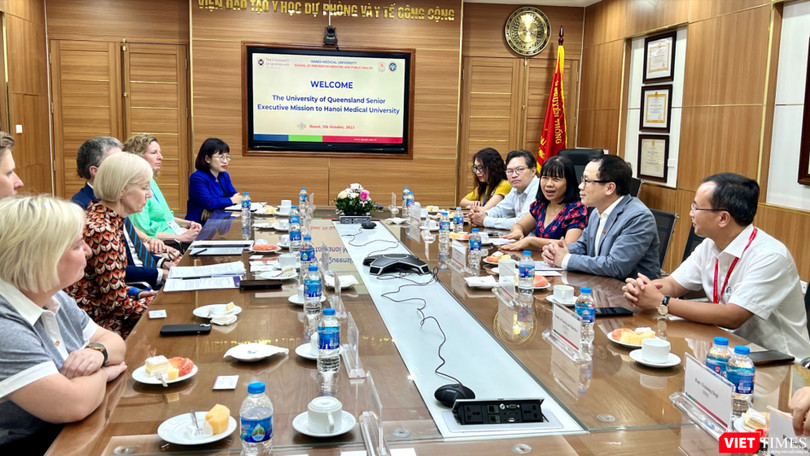 Lãnh đạo Trường Đại học Y Hà Nội làm việc với phái đoàn lãnh đạo cấp cao của Đại học Queensland về hợp tác trong đào tạo và nghiên cứu khoa học y tế