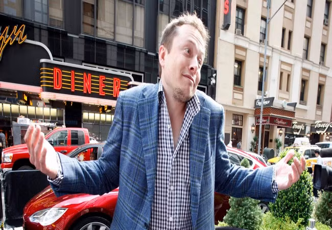 Chưa ai biết tại sao Elon Musk đăng số điện thoại của mình lên Twitter (Ảnh AP)