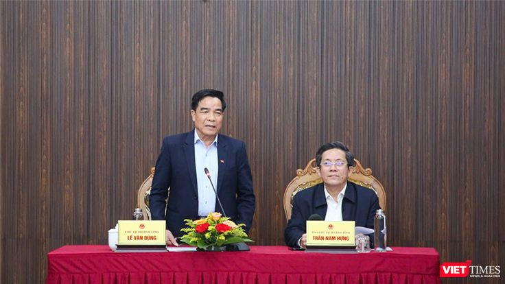 Ông Lê Văn Dũng, Chủ tịch UBND tỉnh Quảng Nam chủ trì họp báo thông tin tình kinh tế - xã hội năm 2024 và nhiệm vụ công tác trọng tâm năm 2025 diễn ra chiều 10/1.