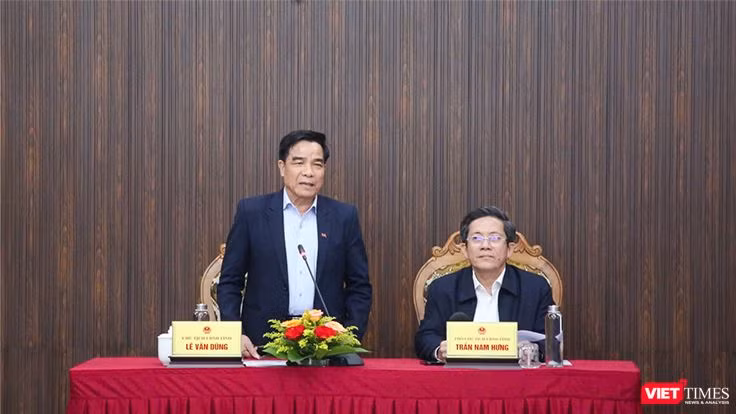 Ông Lê Văn Dũng, Chủ tịch UBND tỉnh Quảng Nam chủ trì họp báo thông tin tình kinh tế - xã hội năm 2024 và nhiệm vụ công tác trọng tâm năm 2025 diễn ra chiều 10/1.