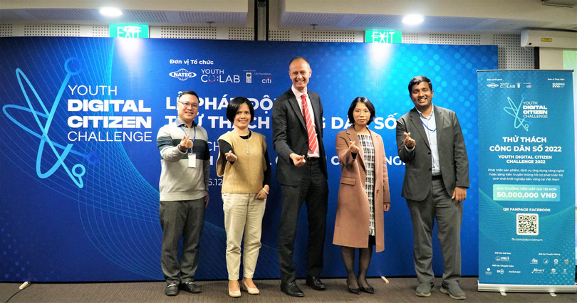 Lãnh đạo UNDP và Cục Phát triển Thị trường và Doanh nghiệp Khoa học Công nghệ tại lễ phát động cuộc thi