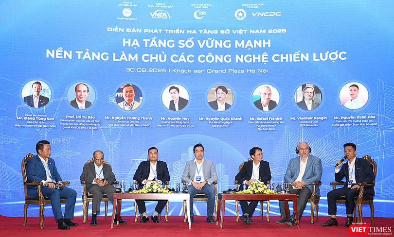 Các diễn giả tham dự Diễn đàn Phát triển Hạ tầng số 