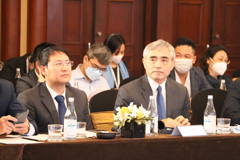 ông Nguyễn Minh Hồng - Chủ tịch VDCA và ông Vũ Kiêm Văn - Phó TTK VDCA tham dự sự kiện The Next Future of Media