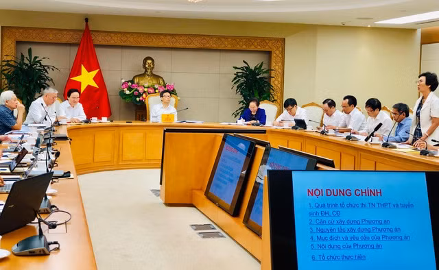 Hội đồng Quốc gia Giáo dục và Phát triển đã họp bàn về thi tốt nghiệp THPT quốc gia sau 2020 với sự chủ trì của Phó Thủ tướng Vũ Đức Đam. Ảnh: Dân Trí