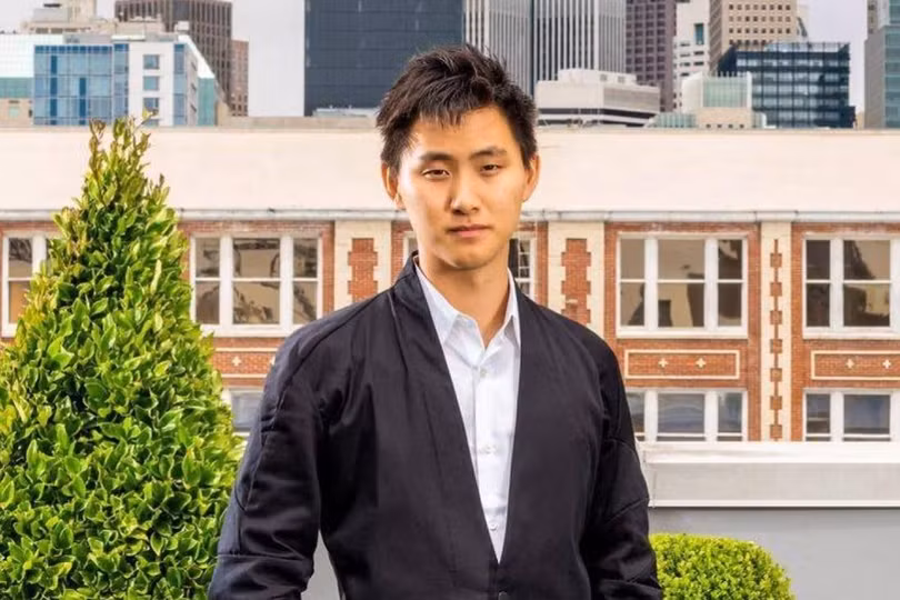 Alexandr Wang được thừa hưởng năng khiếu khoa học từ bố mẹ là hai nhà vật lý người Mỹ gốc Á (ảnh FBNV)