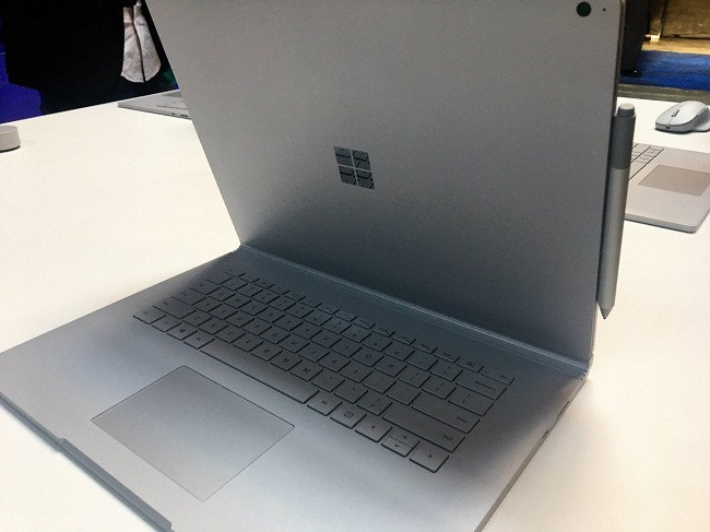Microsoft ra mắt phiên bản Surface Book 2 với giá siêu đắt ảnh 6