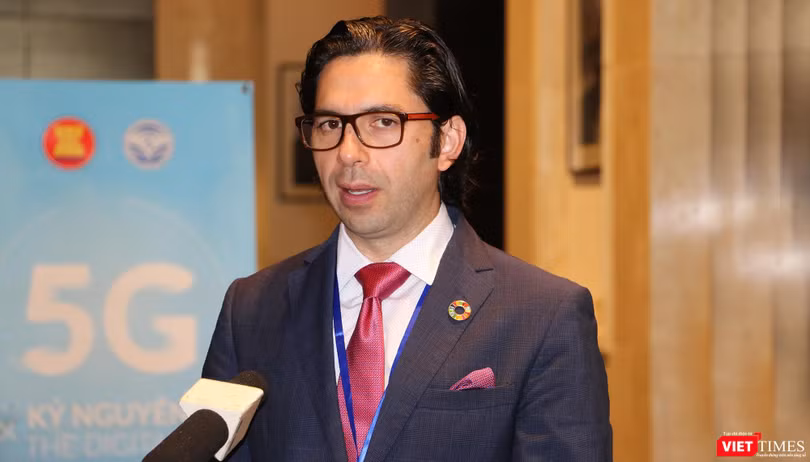 ông Cristian Gomez tại Hội thảo ASEAN về 5G 