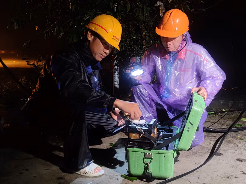 Ung cuu thong tin.jpg