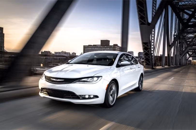 Màu trắng lại có tuổi thọ kém nhất, dễ bị xỉn màu. Ảnh BD. 