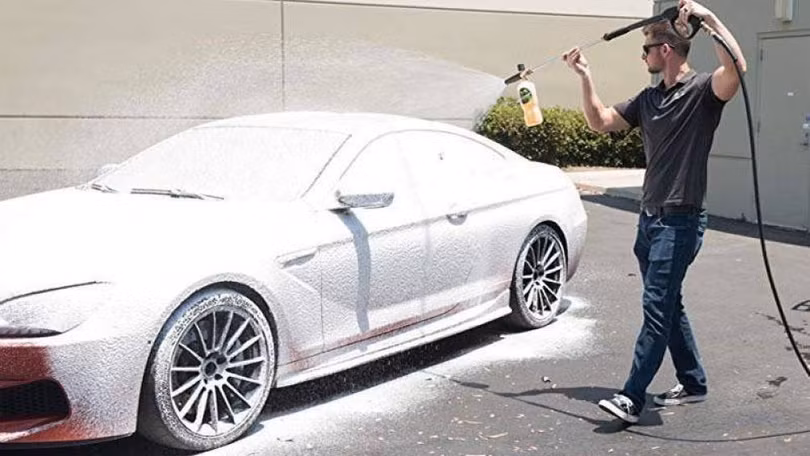 Công nghệ rửa xe không chạm liệu có sạch được bằng rửa xe truyền thống? 