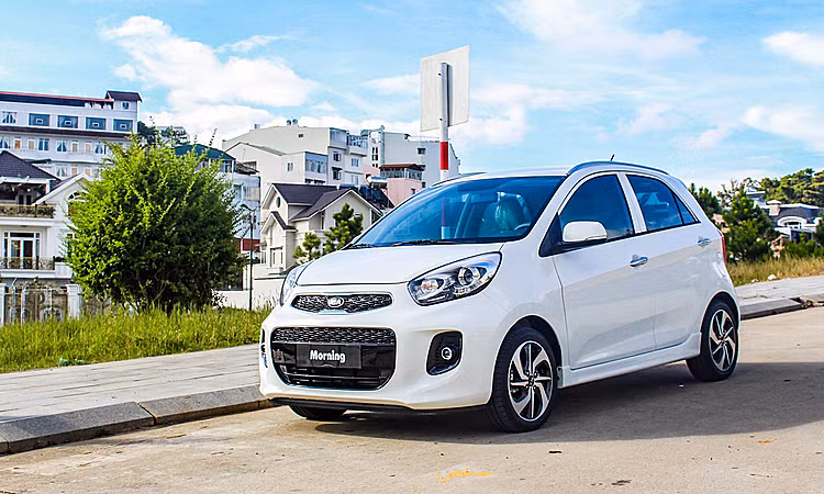 Một mẫu hatchback Morning lăn bánh tại Việt Nam. Ảnh: Kia Trường Chinh