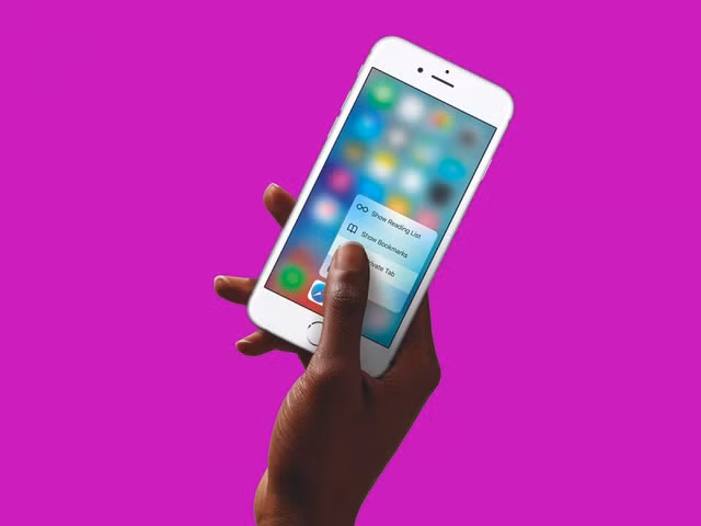 Apple tiếp tục đẩy iPhone vào sâu các doanh nghiệp nhằm nâng cao doanh thu khi thị trường di động đang có dấu hiệu bão hòa.