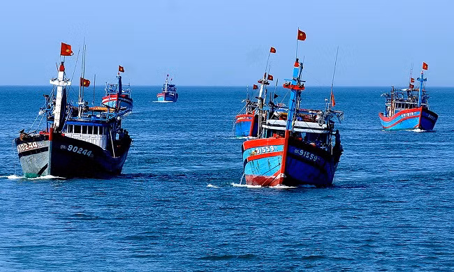 Ngân sách nhà nước hỗ trợ kinh phí mua bảo hiểm thân tàu, trang thiết bị trên tàu ở mức 70% phí bảo hiểm với tàu có tổng công suất từ 90CV đến dưới 400CV- (Ảnh minh họa).