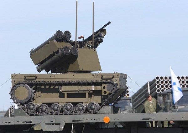 Robot chiến đấu Platform-M.