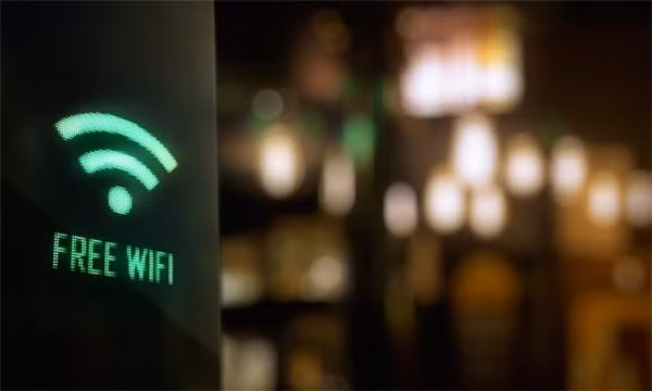 Nhiều người dùng cùng một lúc khiến tốc độ wifi chậm.