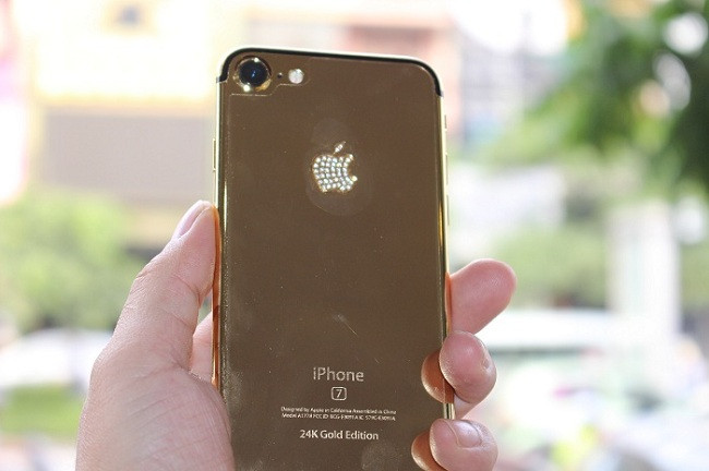 Thời gian mạ vàng iPhone 7 mất khoảng 6 ngày với 10 công đoạn.