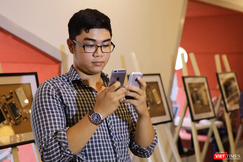 Người dùng iPhone thường tải các ứng dụng mạng xã hội