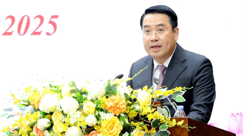 Ông Nguyễn Tuấn Anh phát biểu nhận nhiệm vụ. Ảnh: Cổng thông tin điện tử tỉnh Lào Cai.