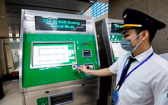 Sang năm 2024, thẻ vé tháng đi tàu điện trên cao cũng có thể sử dụng với xe buýt