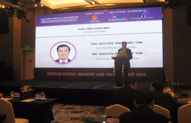 Ông Nguyễn Sinh Nhật Tân - Thứ trưởng Bộ Công Thương phát biểu khai mạc Diễn đàn