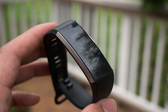 Trên tay đồng hồ thông minh Huawei Band 2 Pro ảnh 8