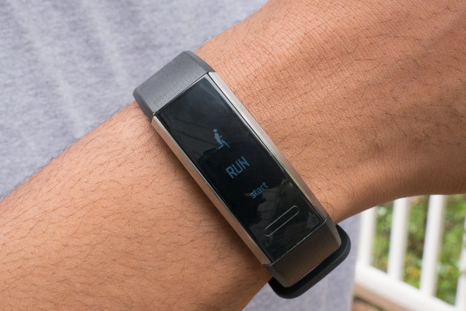 Trên tay đồng hồ thông minh Huawei Band 2 Pro ảnh 5