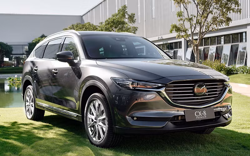 Mazda CX-8 lắp ráp trong nước vừa ra mắt 