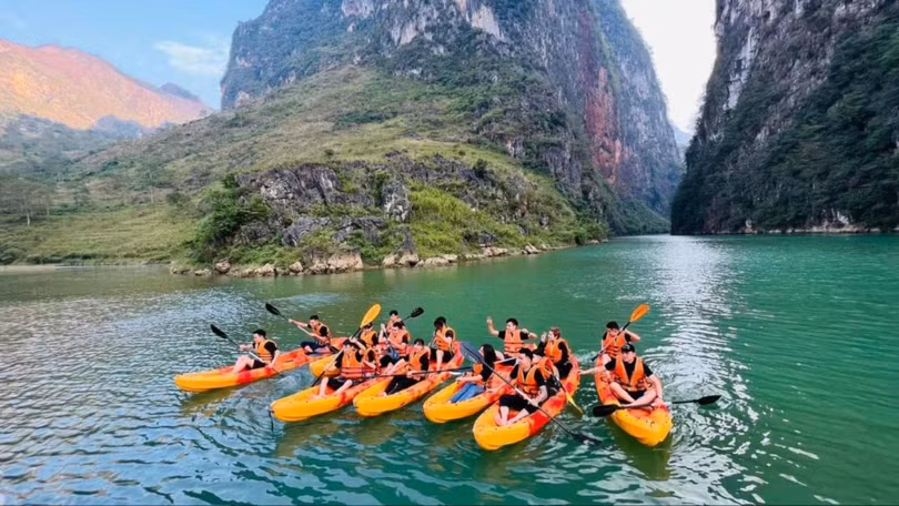 5 địa điểm du lịch nội địa và 5 điểm đến quốc tế theo xu hướng cho du khách Việt năm 2024