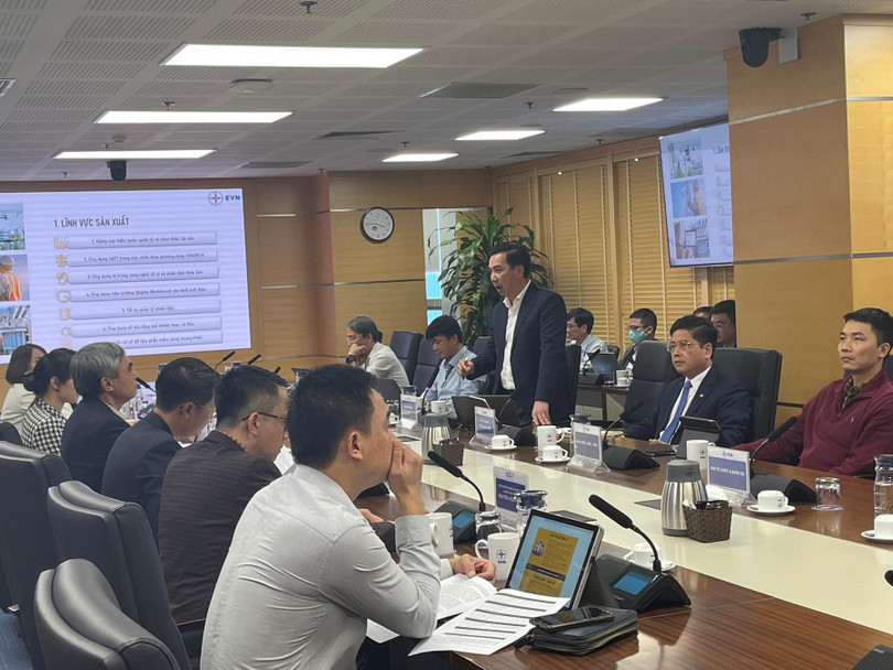 Đại điện EVN phát biểu tại buổi làm việc