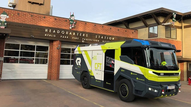 Mẫu xe cứu hỏa hoàn toàn chạy bẳng điện của Rosenbauer. 