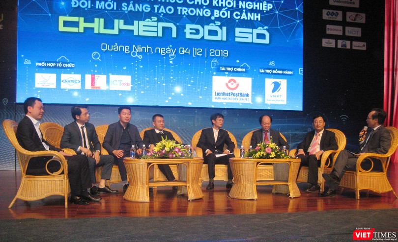 Các diễn giả trong phần giao lưu của hội thảo