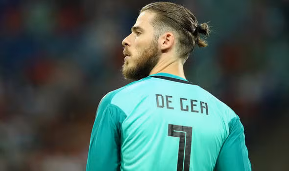 Thủ thành David De Gea chưa muốn ký tiếp hợp đồng với MU (ảnh: Daily Express)