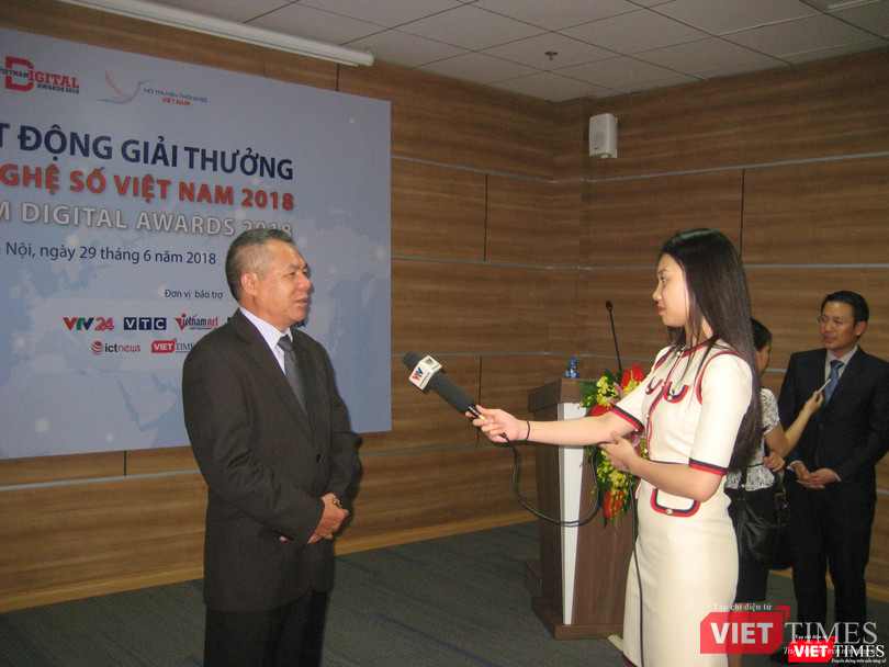 Ông Lê Đức Sảo - Tổng thư ký Hội Truyền thông số Việt Nam trả lời phỏng vấn Đài Truyền hình Việt Nam về giải thưởng Vietnam Digital Awards 2018
