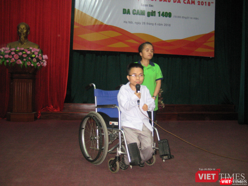 Thầy giáo, Thạc sĩ Chu Quang Đức - Đại sứ của chương trình nhắn tin "Chung tay xoa dịu nỗi đau da cam 2018"