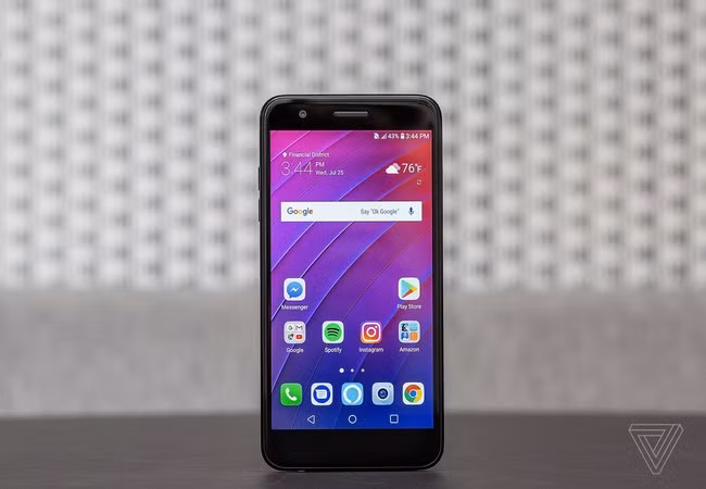 Điện thoại K30 của LG (Ảnh minh họa)