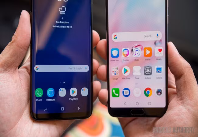 Bằng mắt thường đôi khi vẫn có thể phân biệt được đâu là chiếc điện thoại giả