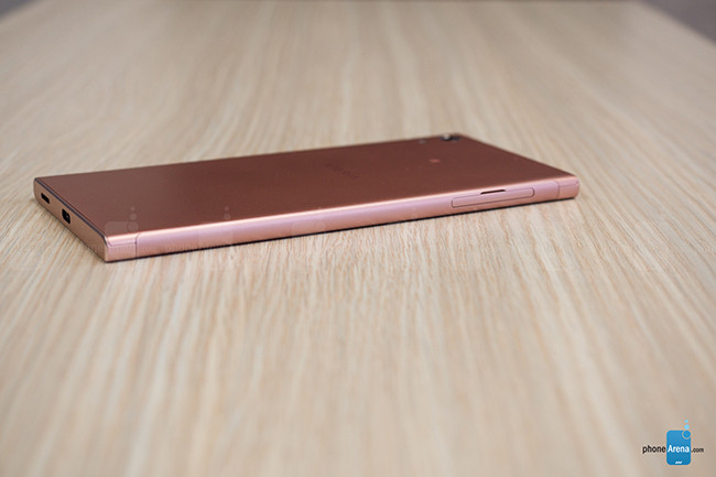 Đánh giá Sony Xperia XA1 Ultra: lớn nhưng chưa khôn ảnh 1