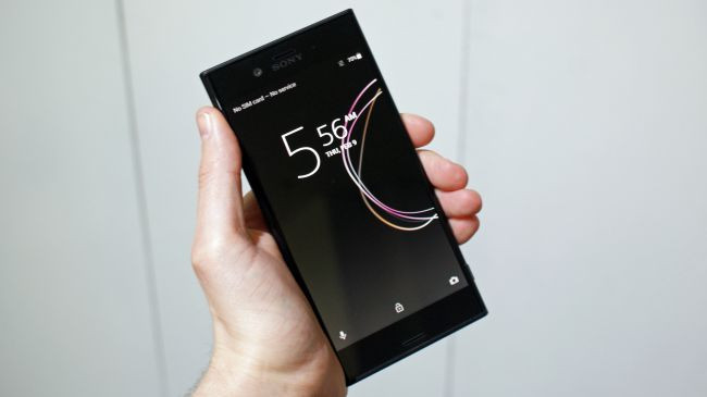 Sony Xperia XZs: Chưa phải cao cấp nhưng đã vượt mặt smartphone tầm trung ảnh 3