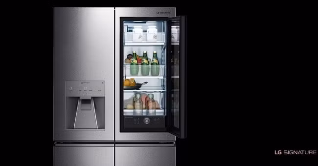 Người dùng có thể ra lệnh cho tủ lạnh làm thêm đá thông qua trợ lý ảo Google Assistant