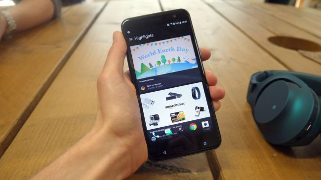 Đánh giá HTC U11: Độc đáo nhưng chưa đủ hấp dẫn ảnh 1