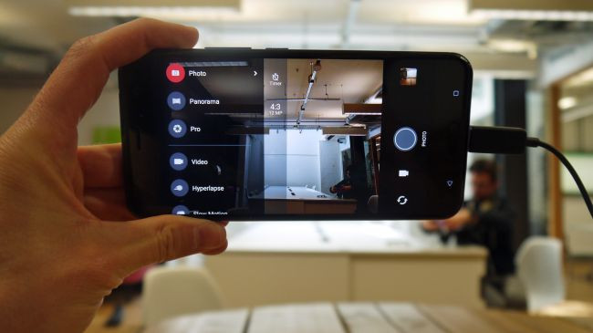 Đánh giá HTC U11: Độc đáo nhưng chưa đủ hấp dẫn ảnh 4