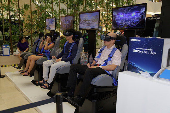 Giới trẻ Sài Thành háo hức trải nghiệm hệ sinh thái Samsung ảnh 3